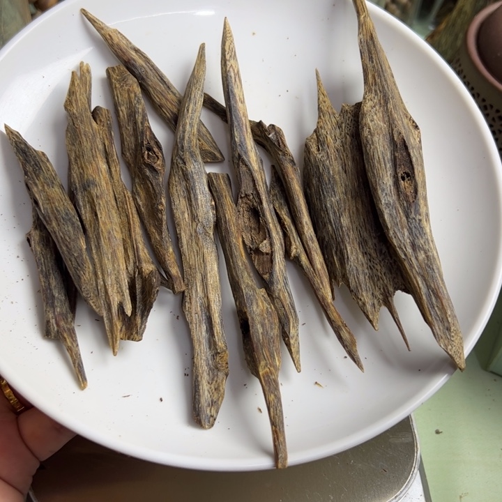旺***儿沉香沉香碎屑指天椒虫漏77克