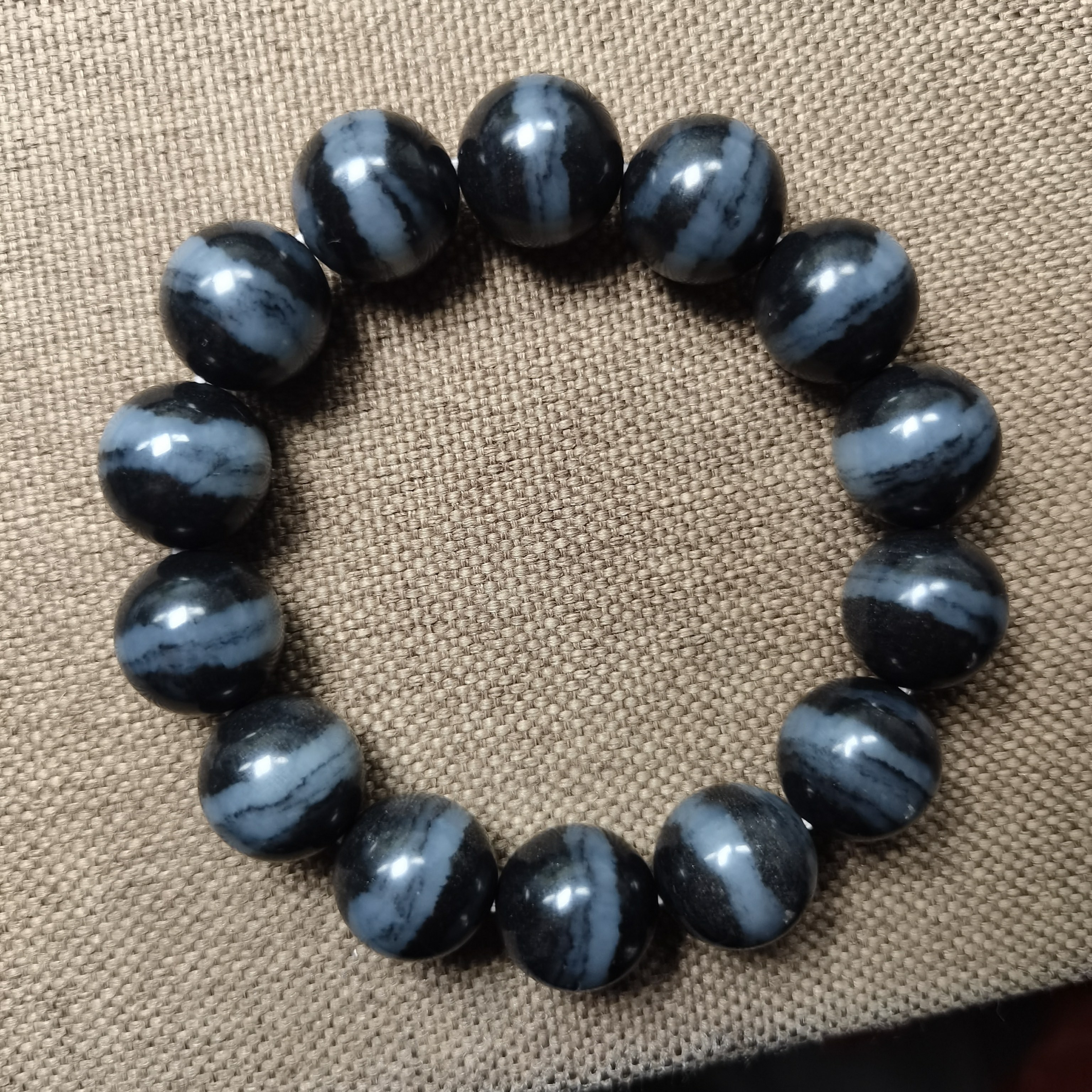 新疆和田玉青花16一线天手串