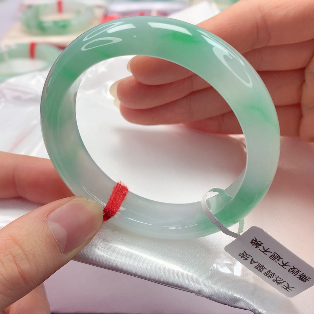 翡翠手镯未镶嵌 51.7 种色兼备 高品质 一眼心动 小小