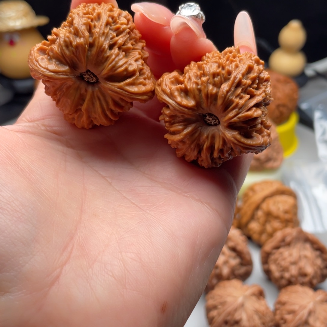 驼***༅文玩核桃南疆石40