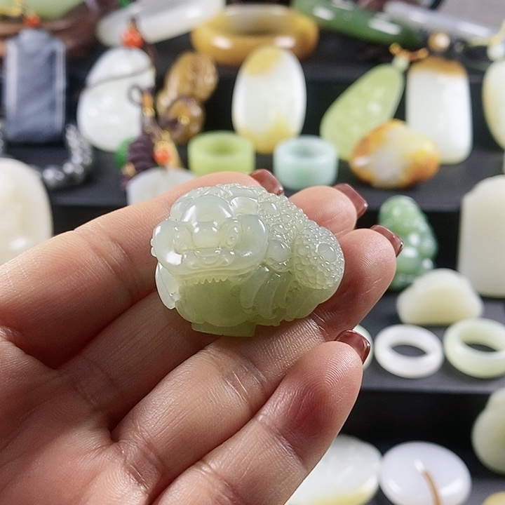 和田玉金蟾吊坠未镶嵌