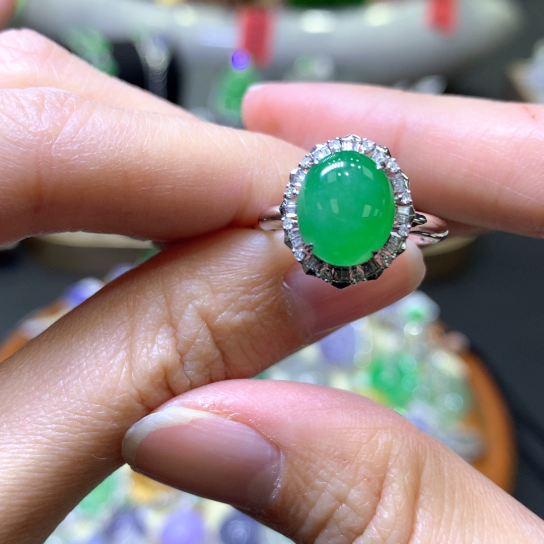 【闪购商品】翡翠颈饰18K金镶嵌翡翠吊坠项链