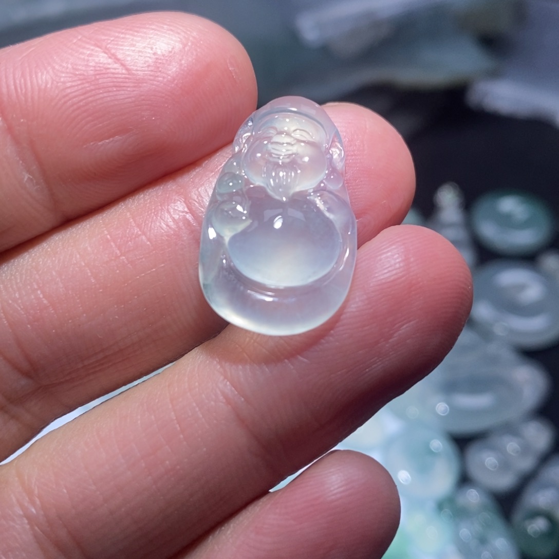 翡翠颈饰未镶嵌财神