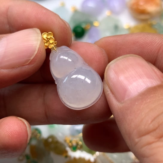 翡翠颈饰未镶嵌翡翠