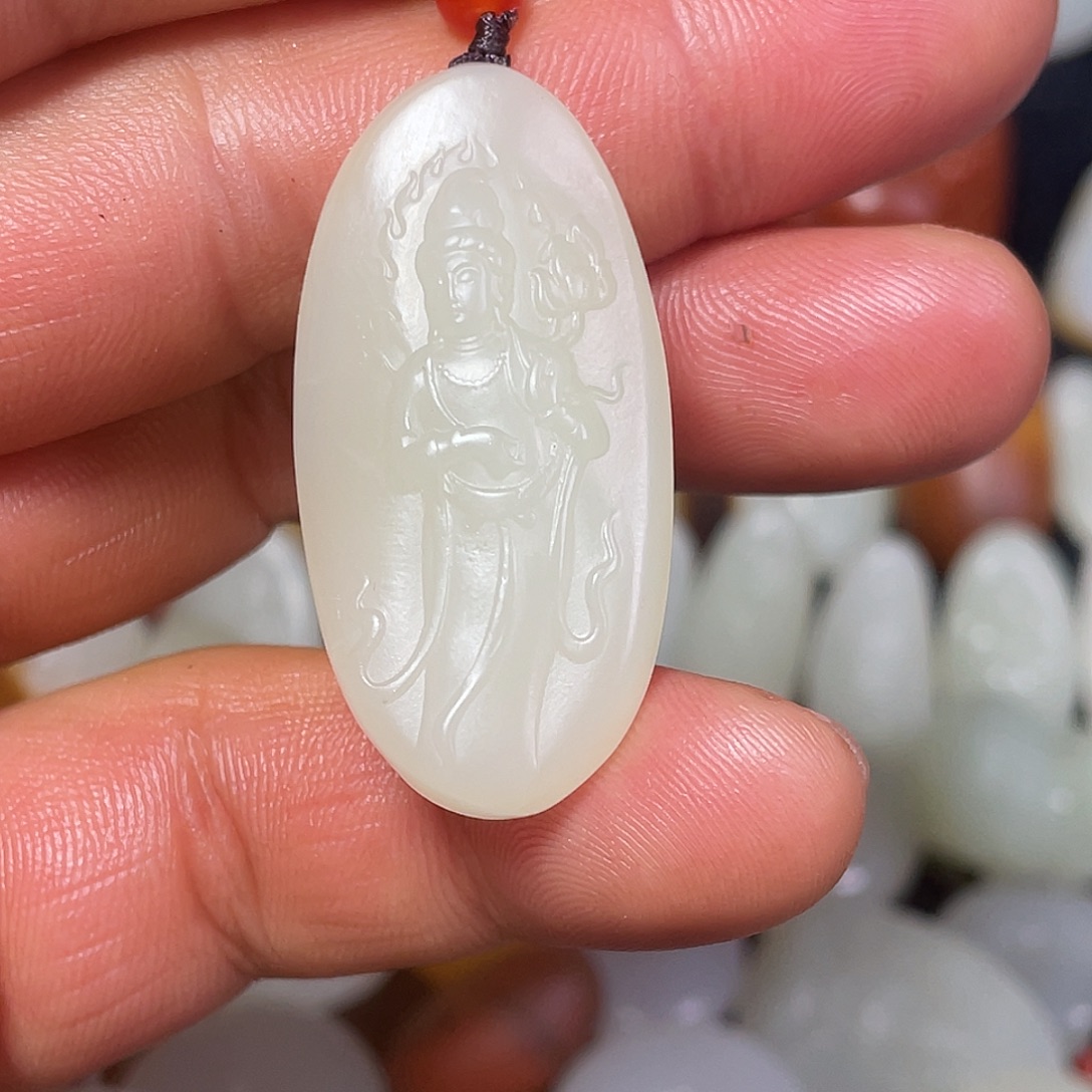 和田玉未镶嵌颈饰吊坠