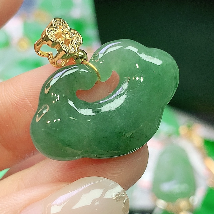 翡翠未镶嵌颈饰翡翠