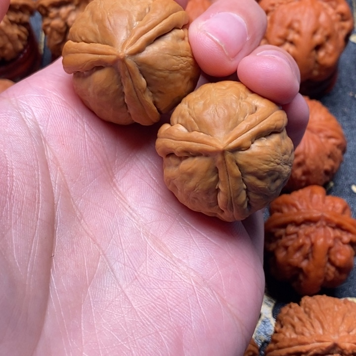 小****吊坠文玩核桃三棱 