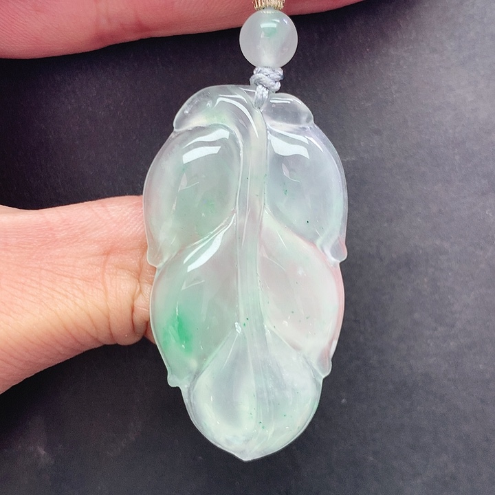石英质玉未镶嵌颈饰