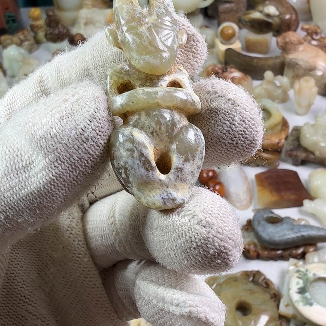 曲***6和田玉（糖玉）未镶嵌颈饰