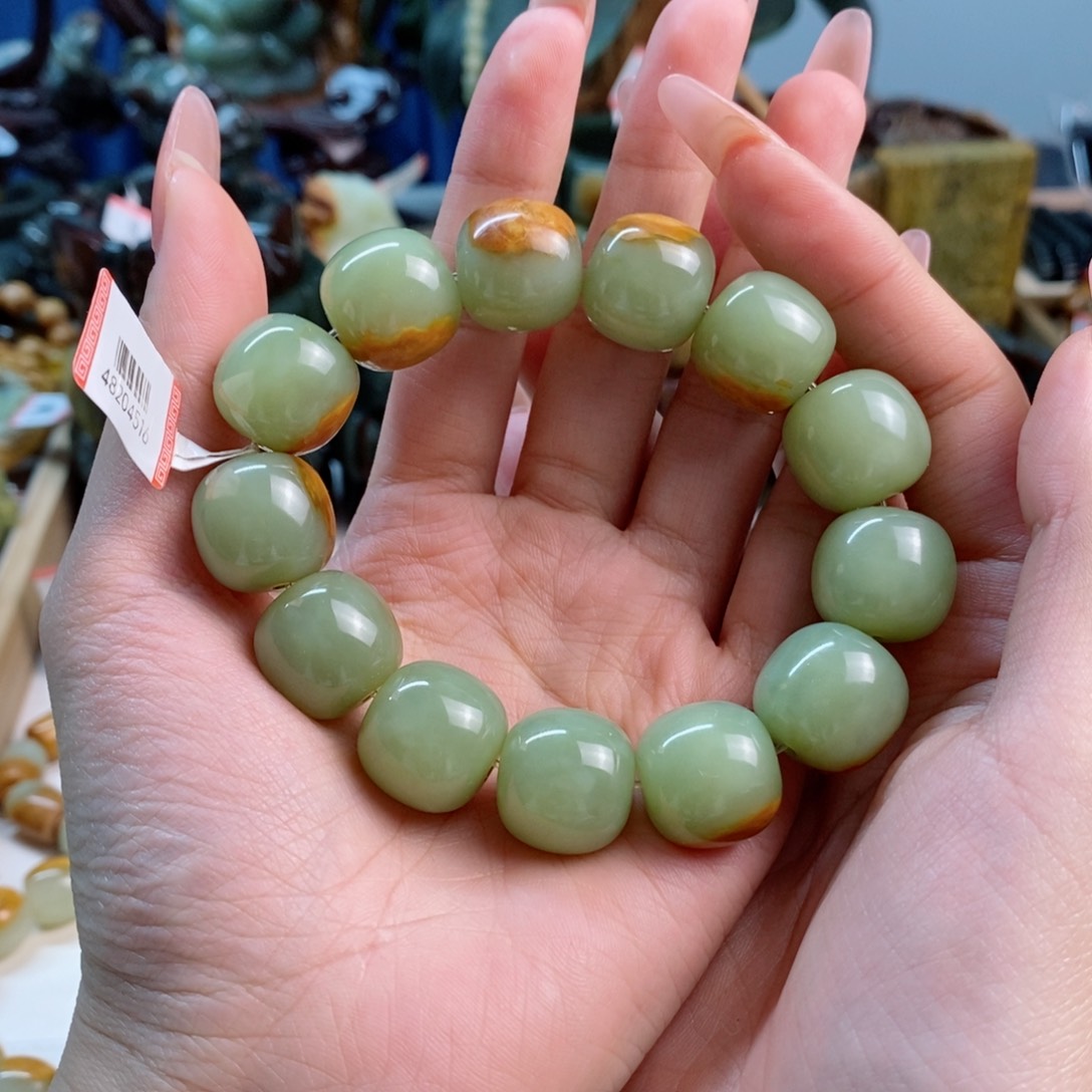 透闪石质玉手串未镶嵌柿