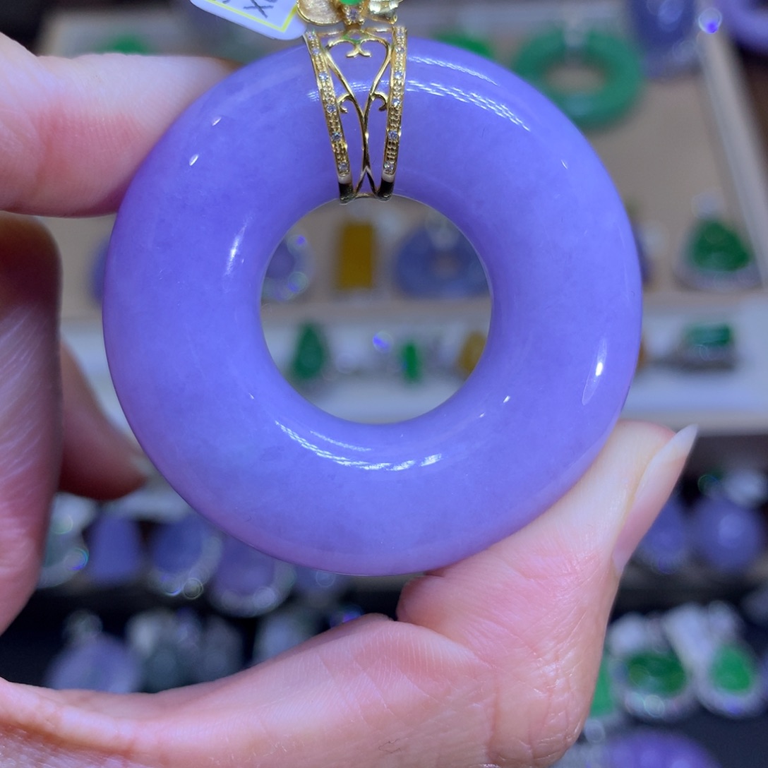 翡翠18K金镶嵌颈饰翡翠