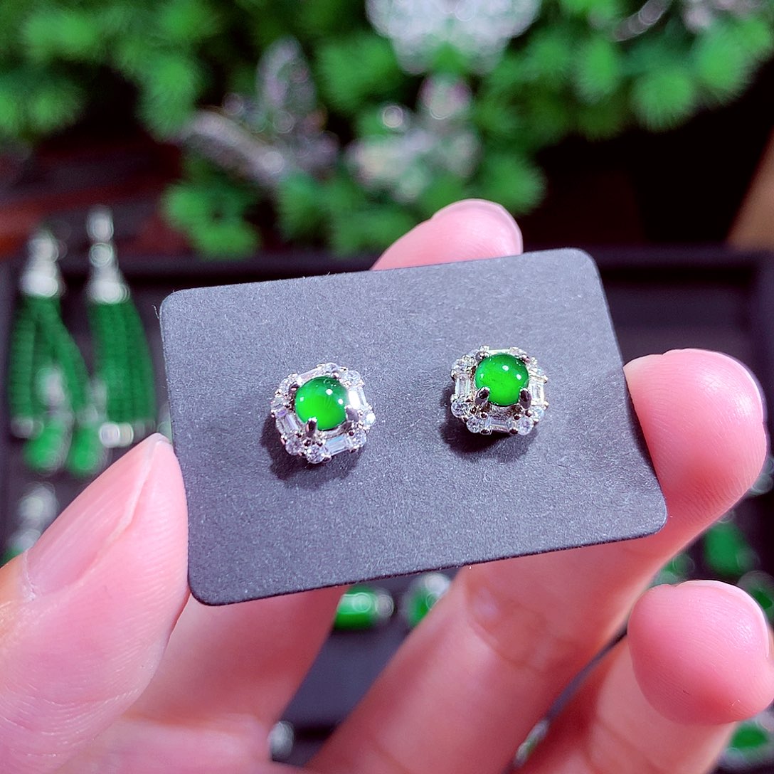 颈饰未镶嵌翡翠天然