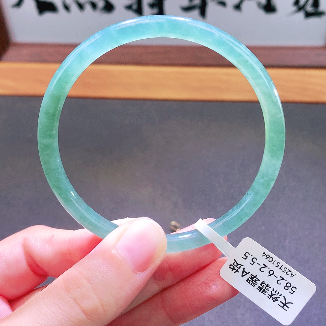 翡翠未镶嵌手镯天然翡翠