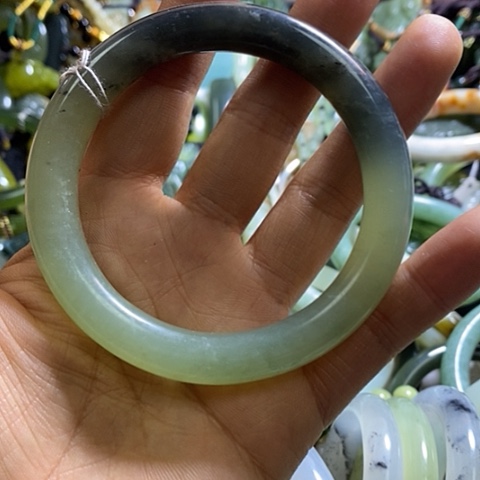 岫玉手镯未镶嵌60口径