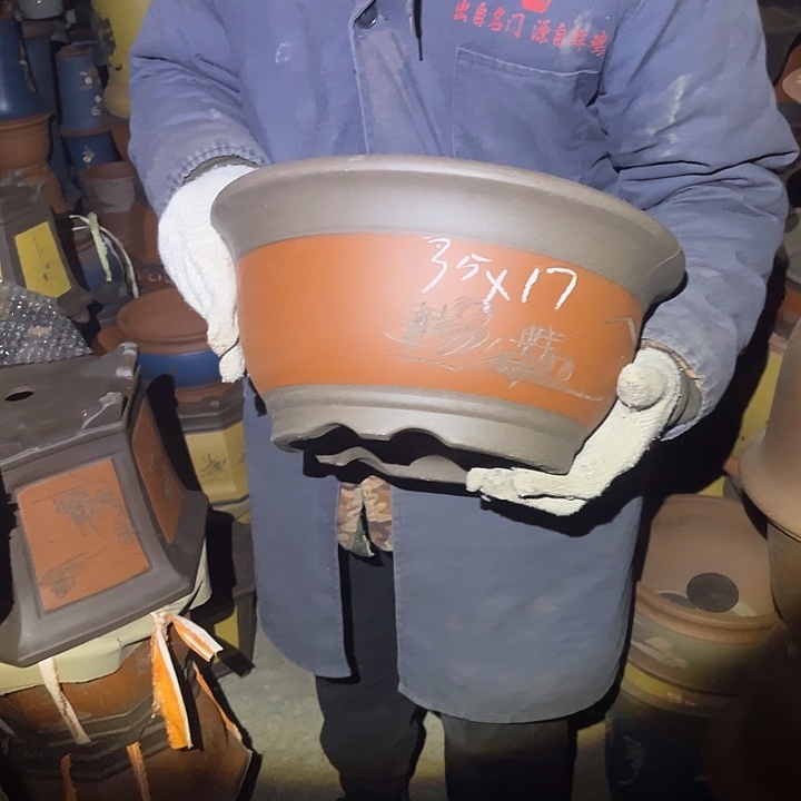 紫砂花盆紫砂花盆和小