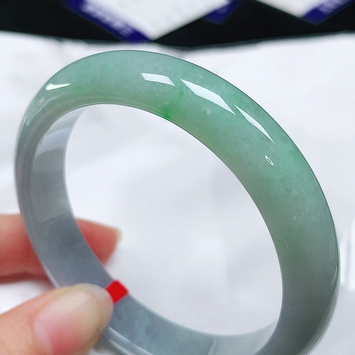 翡翠手镯（圆镯）未镶嵌