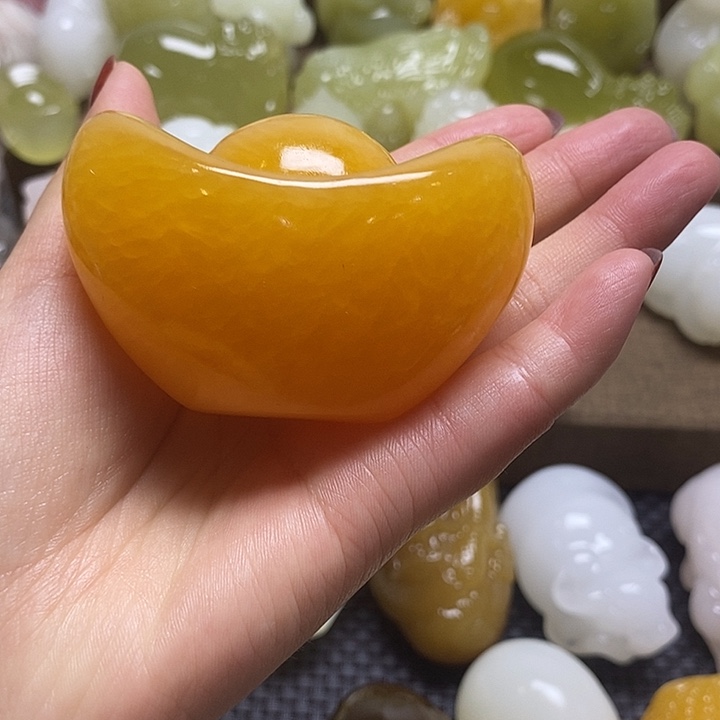 8***6玉天然桌面小摆件