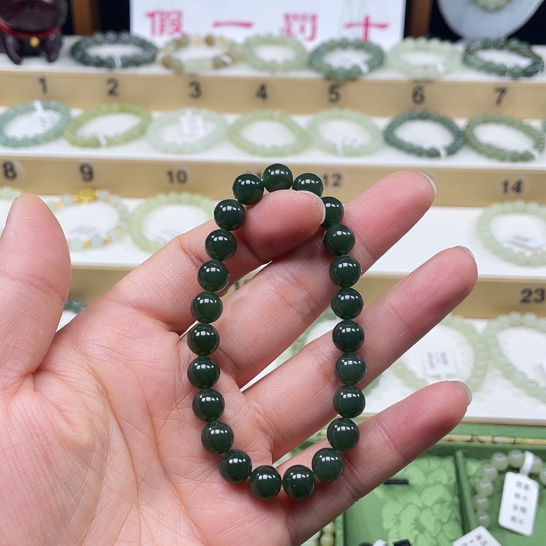 奥****和田玉未镶嵌手链