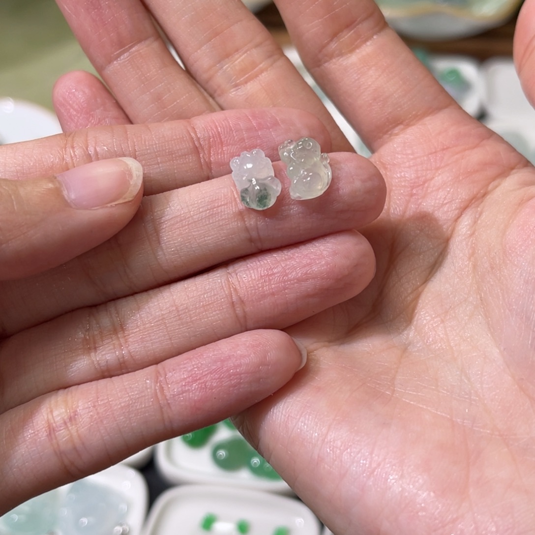 猴****定制翡翠未镶嵌猴子金鱼