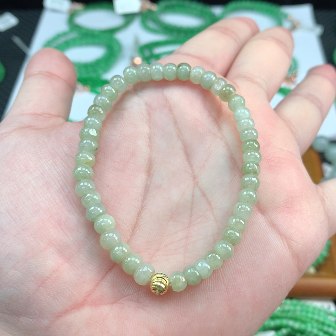 翡翠手链未镶嵌翡翠