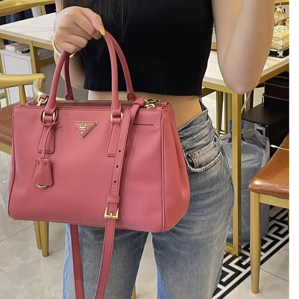 95新 Prada/普拉达 Prada粉丝杀手手提斜挎包