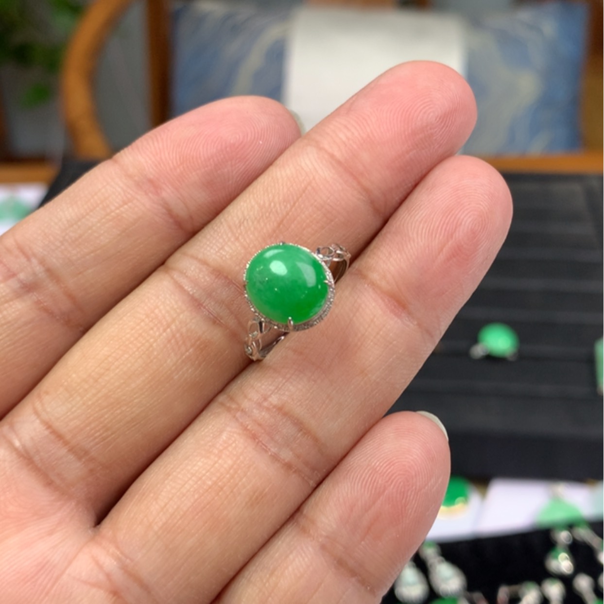 【闪购商品】翡翠戒指18K金镶嵌翡翠