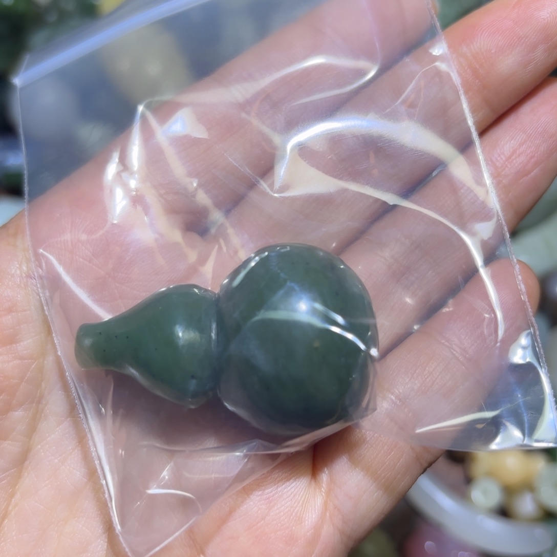 四***草和田玉未镶嵌珠宝半成品