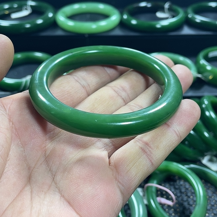 和田玉（碧玉）未镶嵌手镯