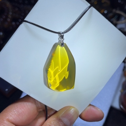 蓝珀颈饰银S925镶嵌缅甸天然琥珀吊坠