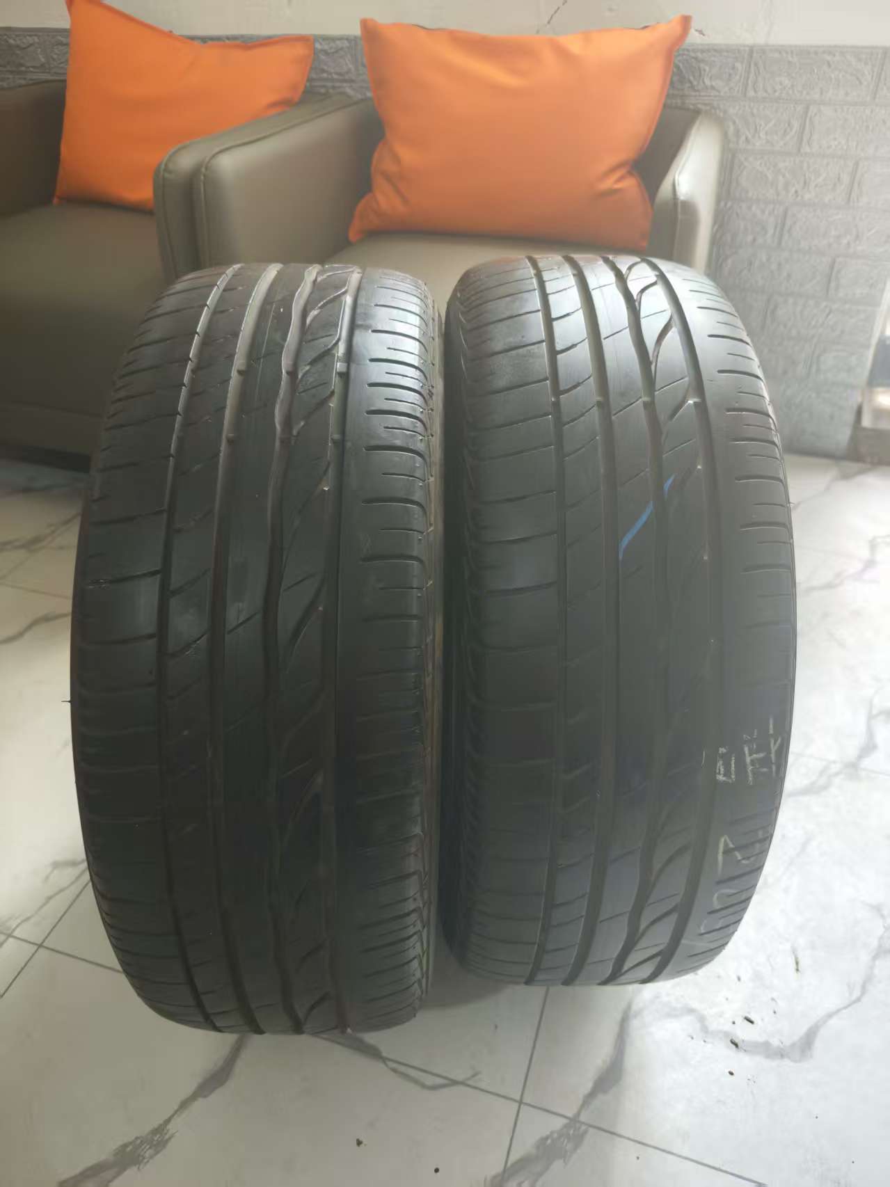 16寸 235精品拆车轮胎 性价比高 质量保证 售后有保障