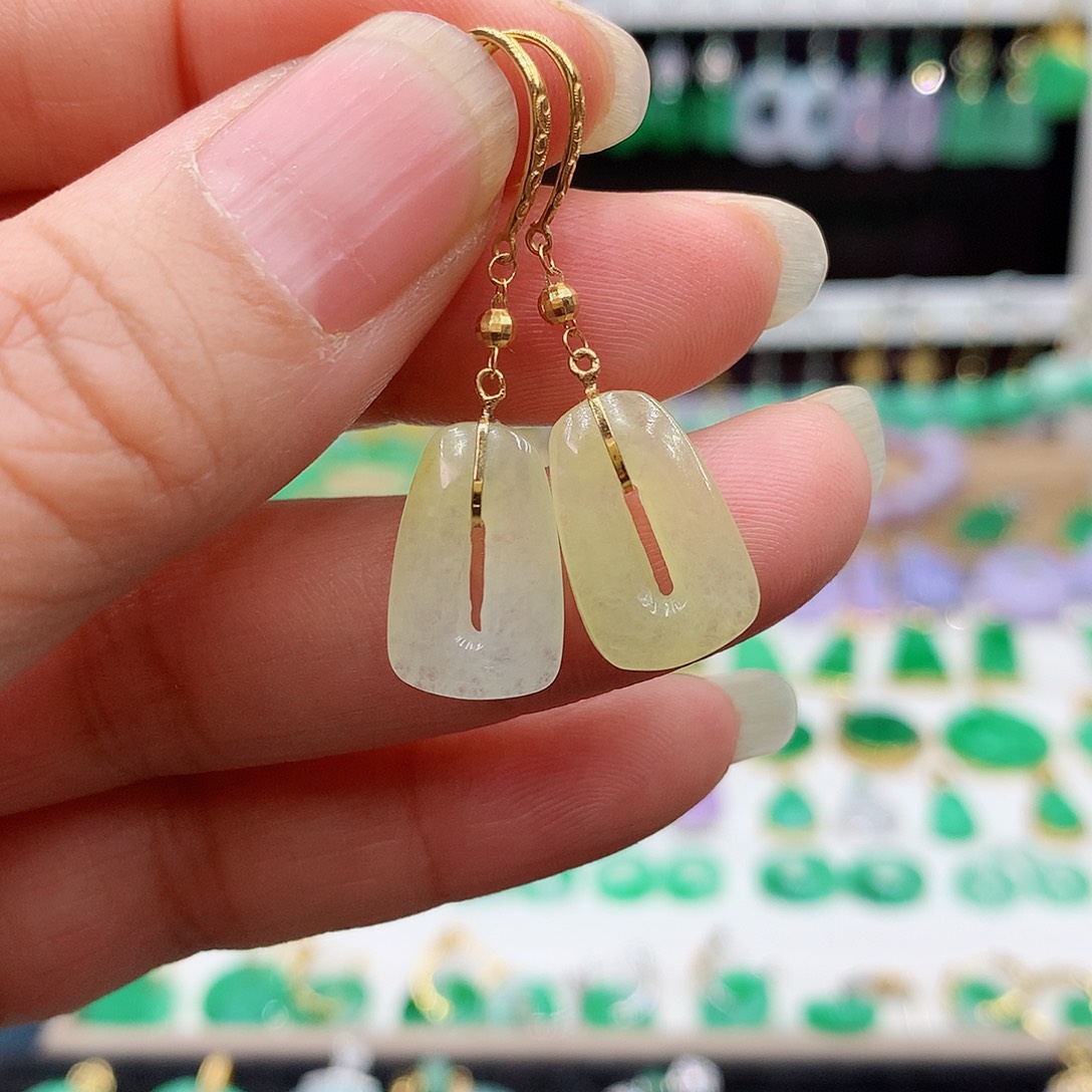 翡翠耳饰18K金镶嵌的