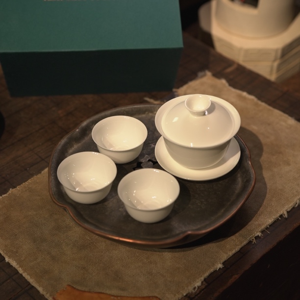 经典白瓷盖碗潮州骨瓷盖碗鸡蛋壳杯杯若深杯功夫茶具一壶三杯