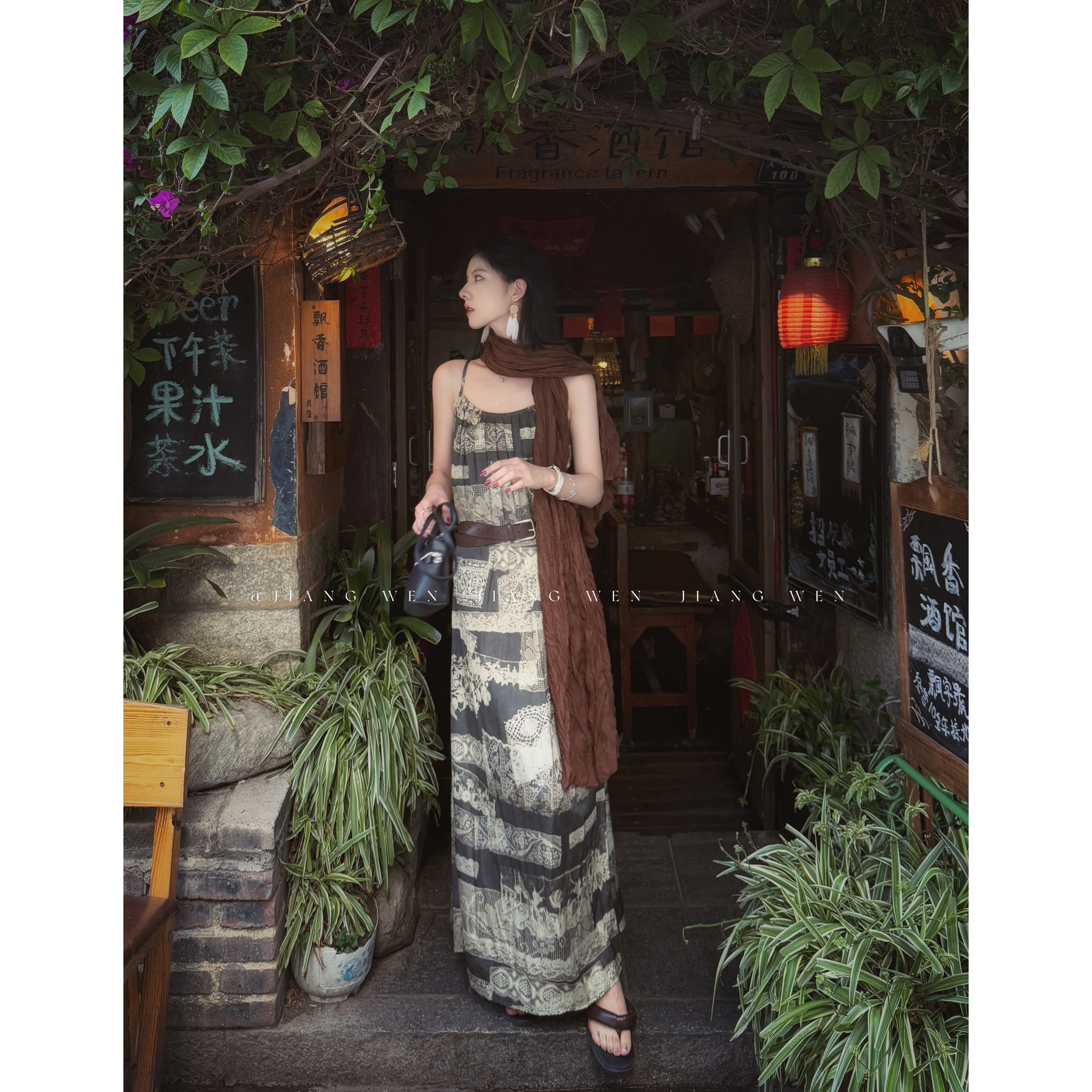 【古着商店】复古慵懒黑底印花无袖宽松吊带连衣裙