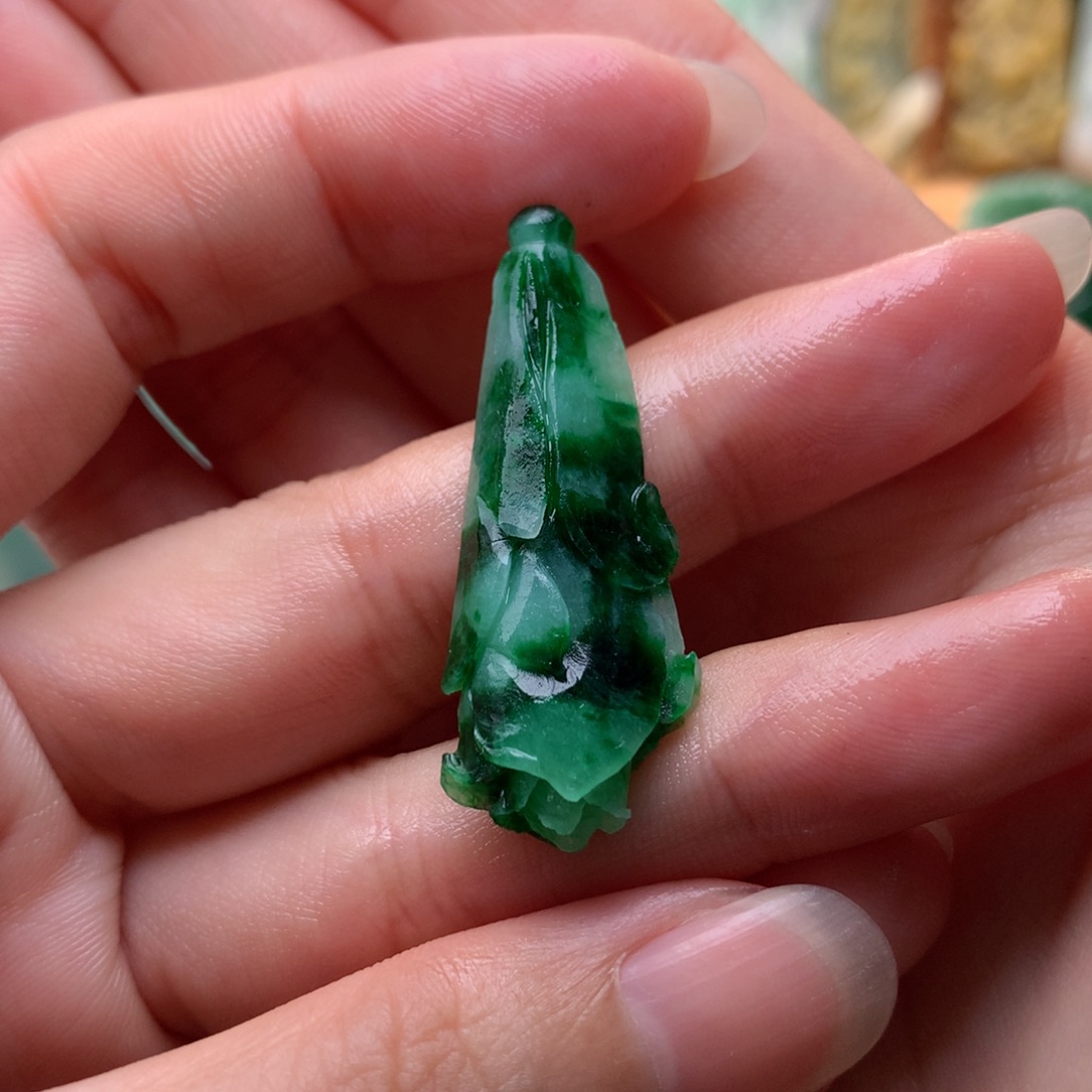 定制翡翠未镶嵌玉兰花