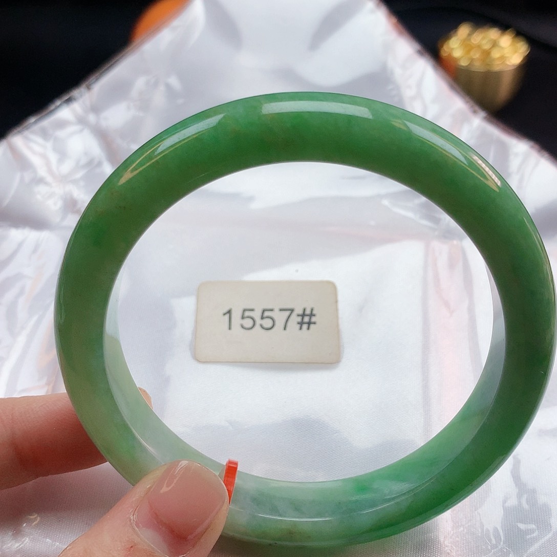 翡翠手镯未镶嵌62圈1557