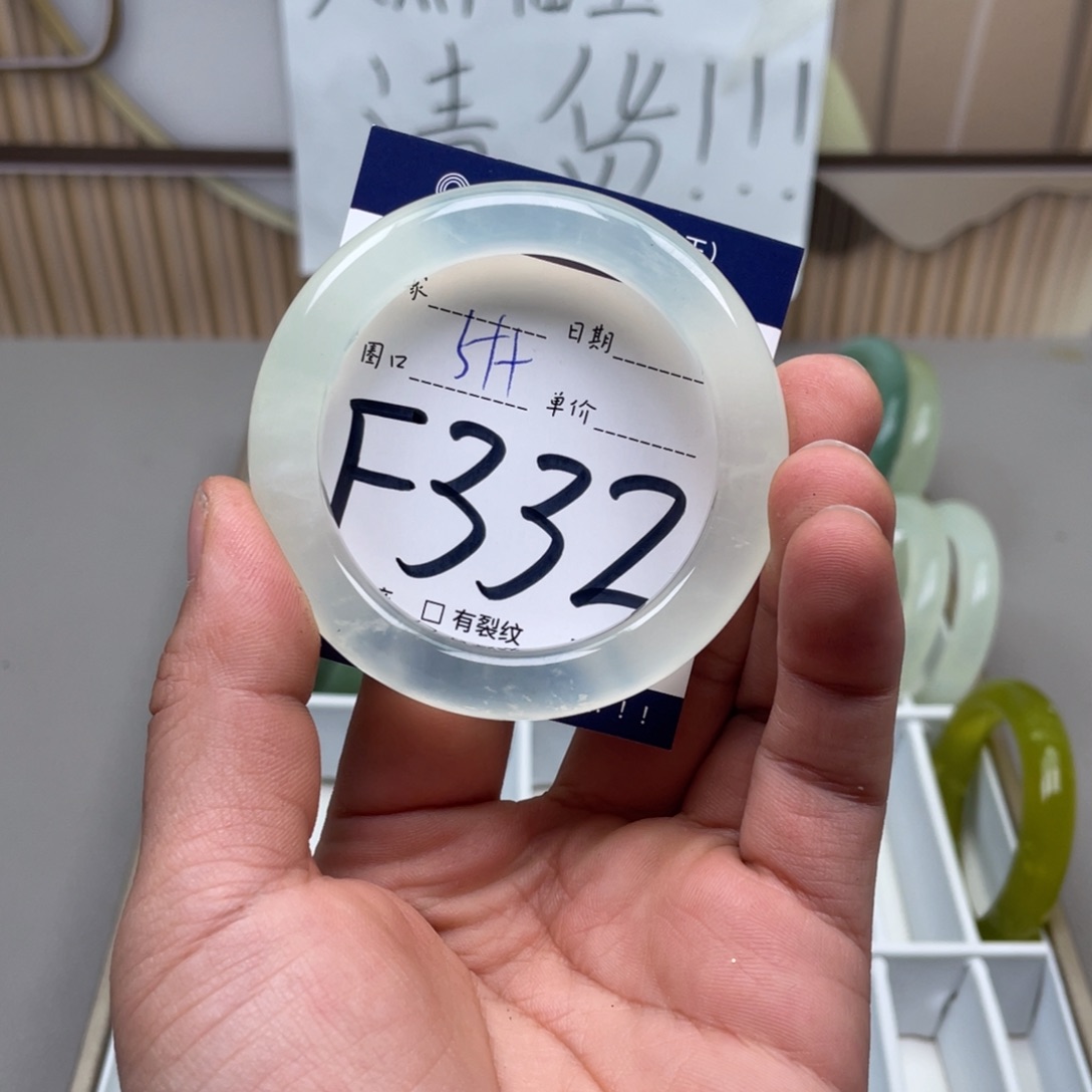 岫玉手镯手镯未镶嵌