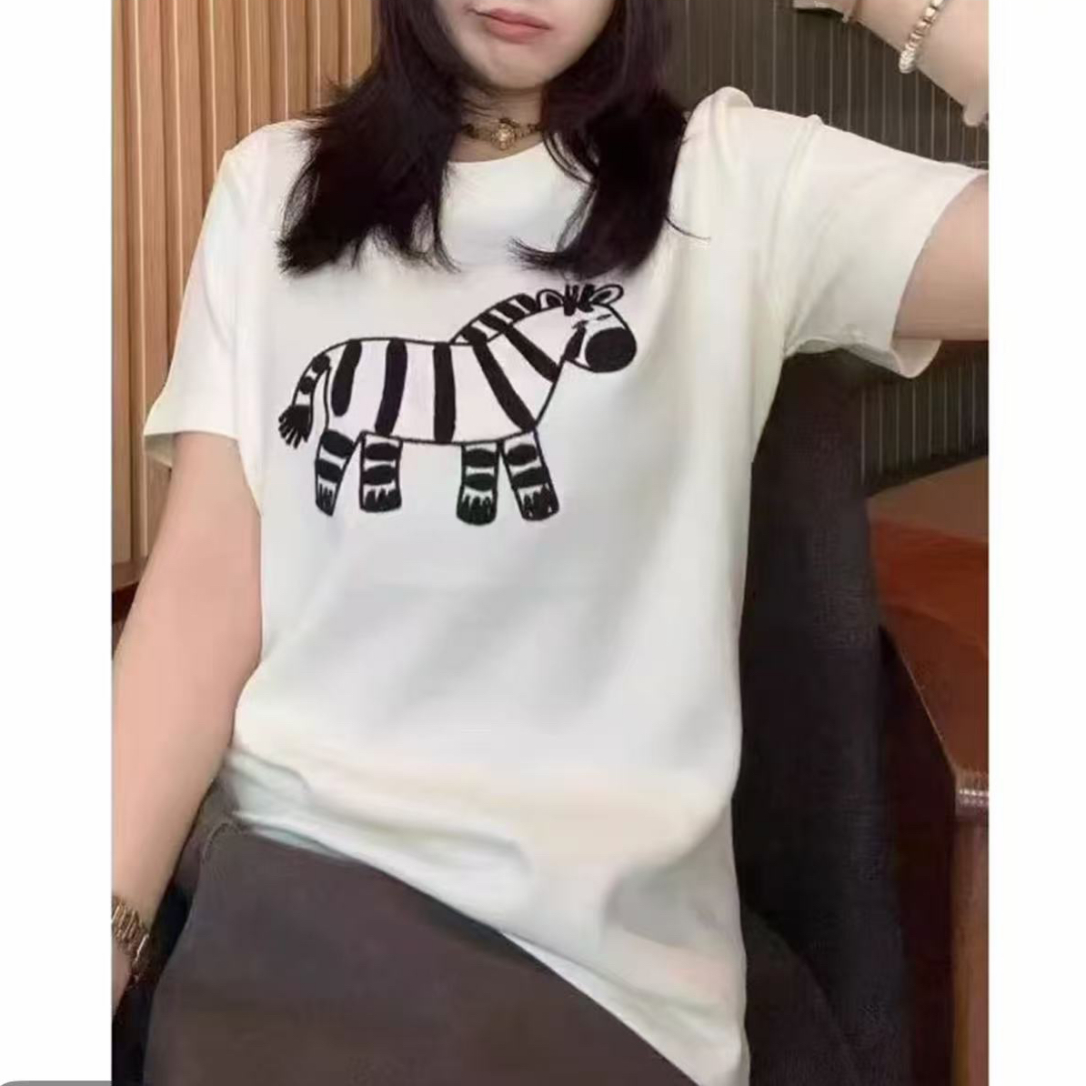 圆领小马刺绣短袖T恤春秋新款百搭显瘦内搭打底上衣大码女半袖