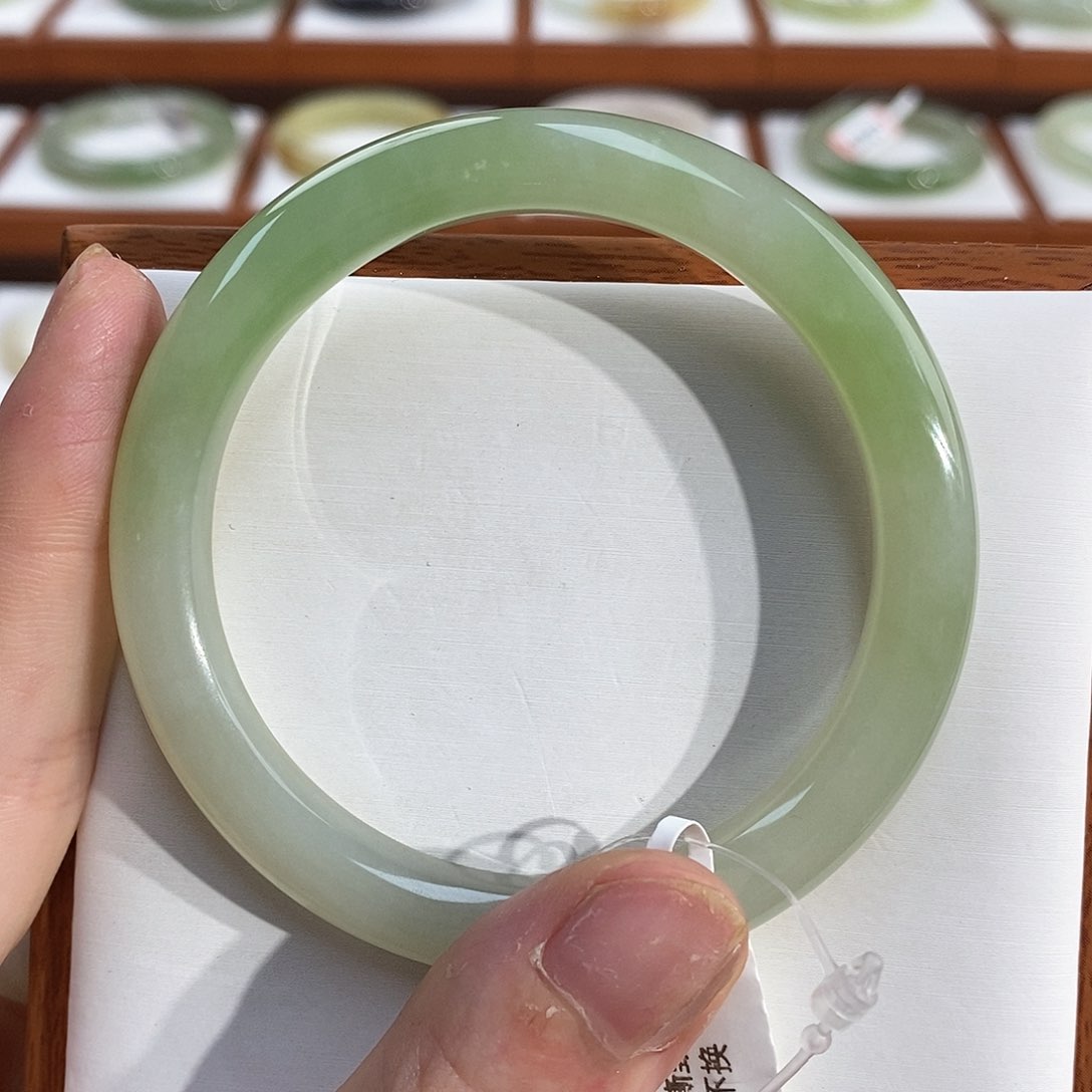 和田玉手镯未镶嵌怡