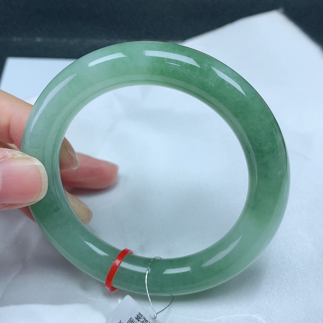 翡翠手镯未镶嵌53胖