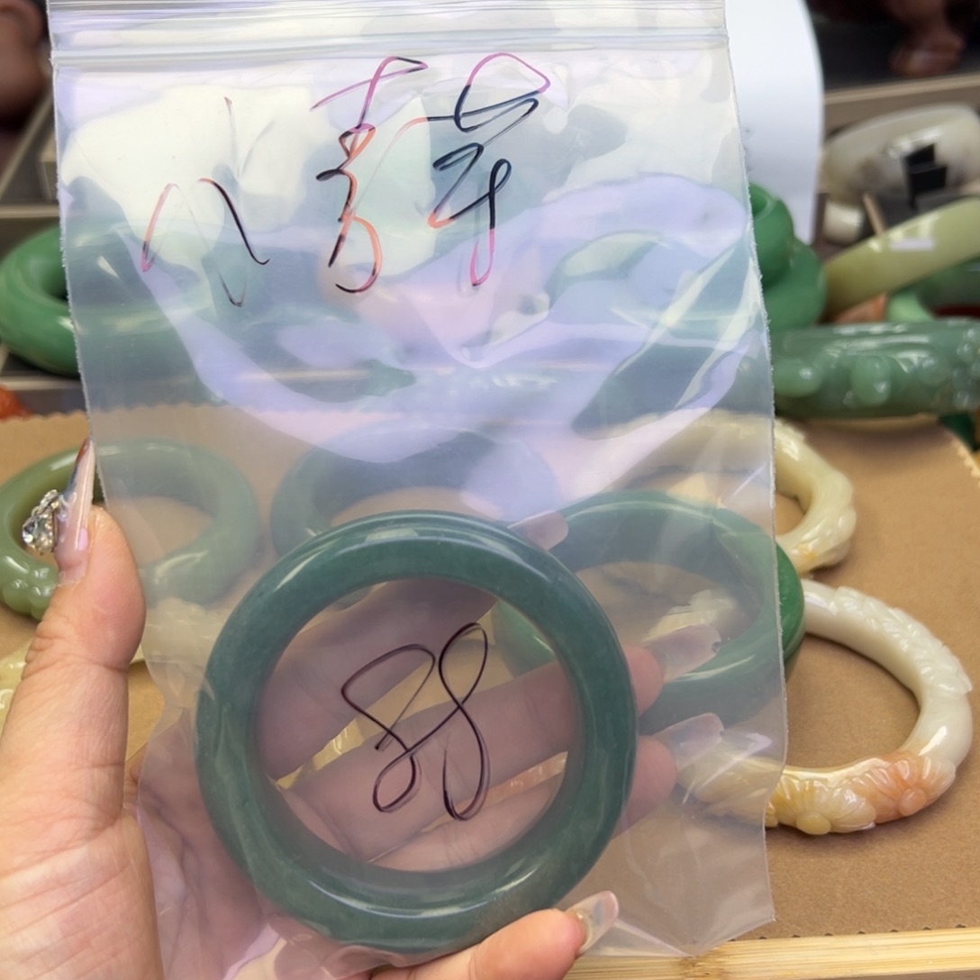 未镶嵌手镯石英岩玉小*芽