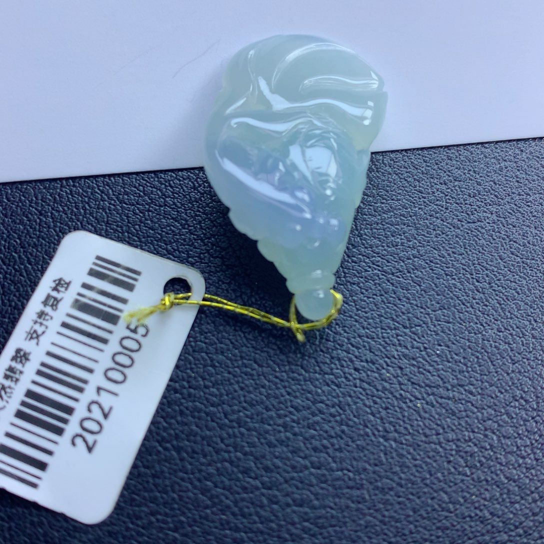 翡翠颈饰未镶嵌鱼