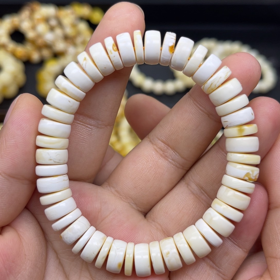 未镶嵌琥珀珠宝奇石