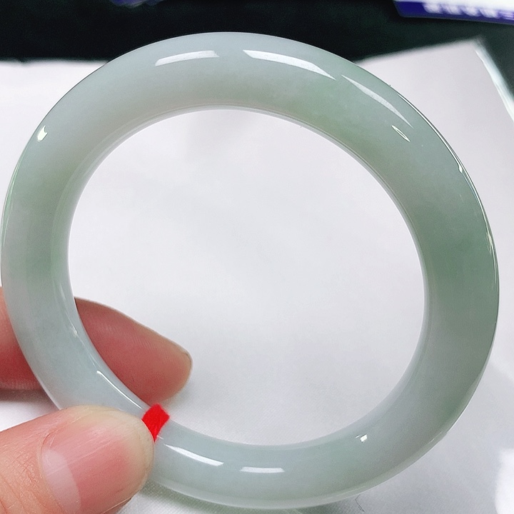 翡翠手镯未镶嵌天然翡翠手镯