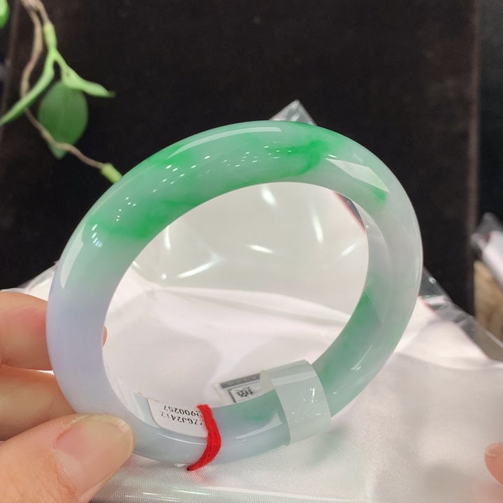 翡翠手镯未镶嵌111/0257