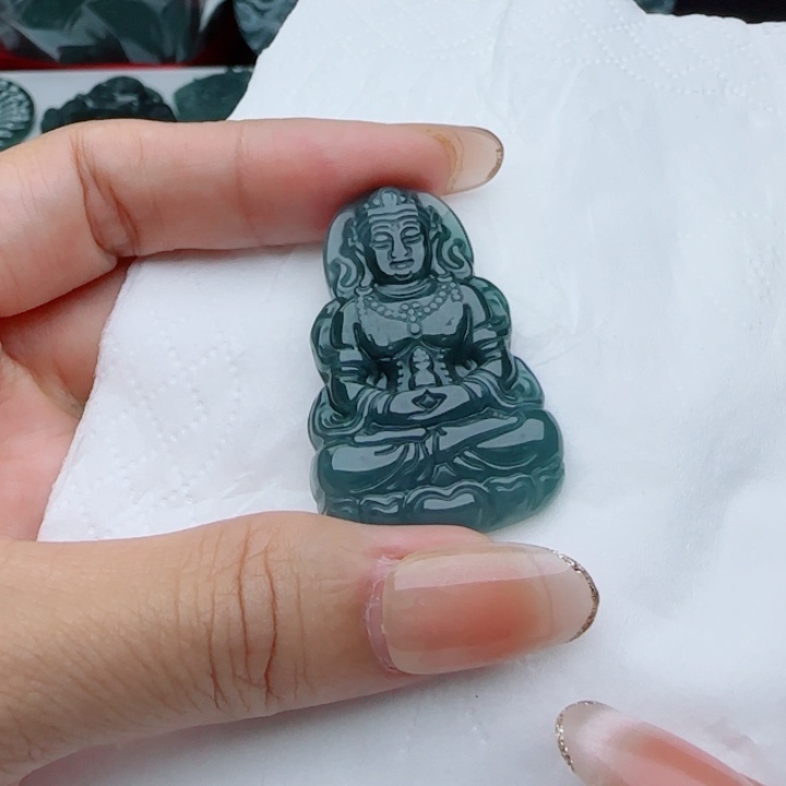 颈饰未镶嵌翡翠多样性发货天然的A货翡翠