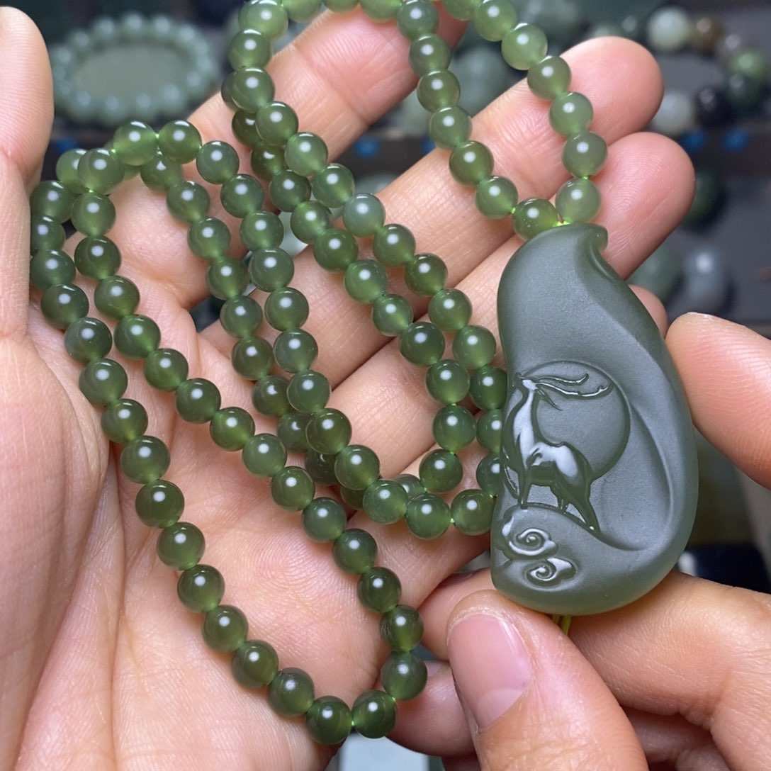 和田玉颈饰未镶嵌