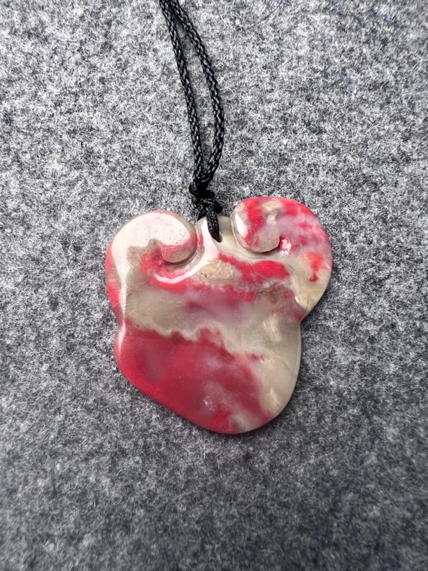 昌化鸡血石挂件一枚