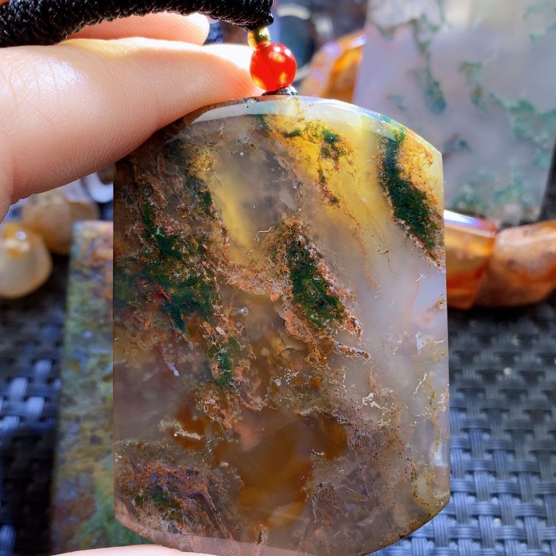 未镶嵌颈饰玛瑙/玉髓宝*