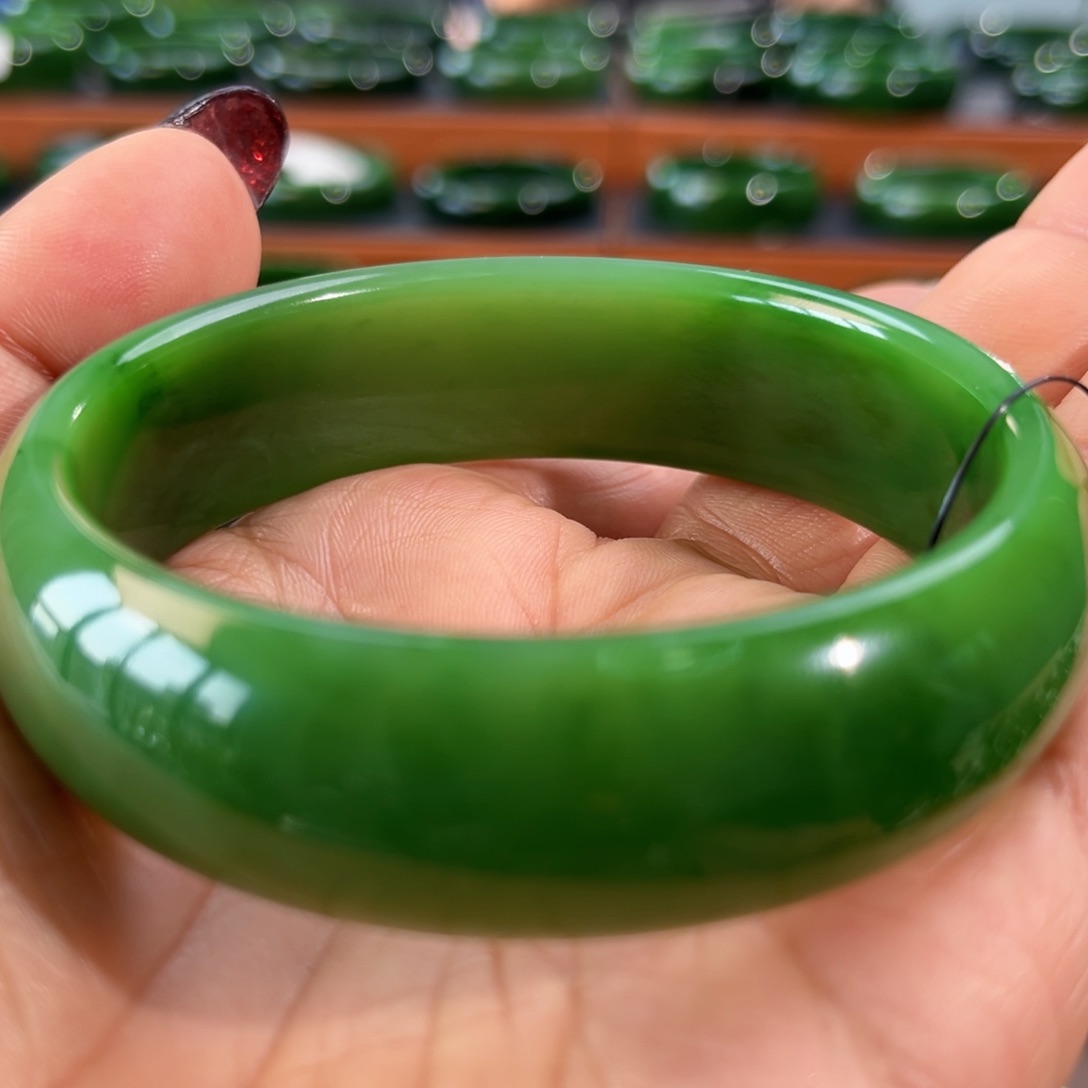 未镶嵌手镯和田玉（碧玉）