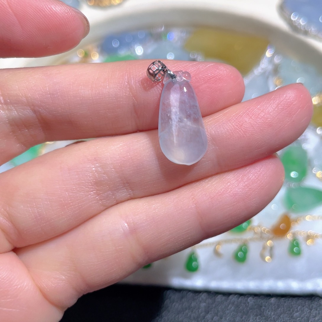 翡翠颈饰18K金镶嵌翡翠